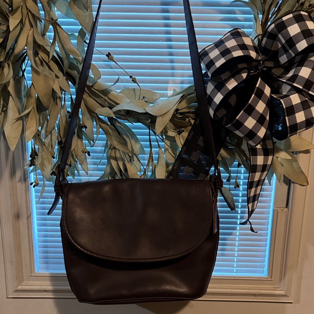 Elegant Brown Leather Shoulder Crossbody Bag 💼
